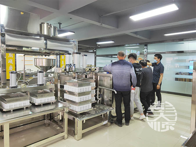 山東客戶(hù)選擇自動(dòng)干豆腐機(jī)器，改變傳統(tǒng)手工生產(chǎn)干豆腐