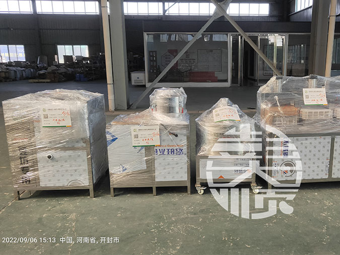 小型豆腐機發(fā)貨現場